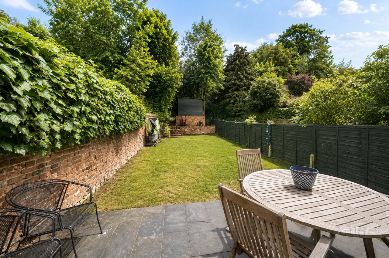 Bridge Square, Farnham, GU9, photo 17