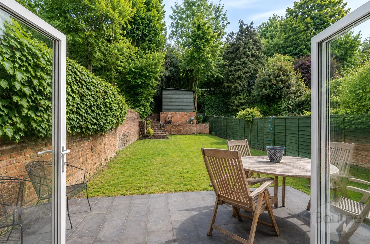 Bridge Square, Farnham, GU9, photo 16