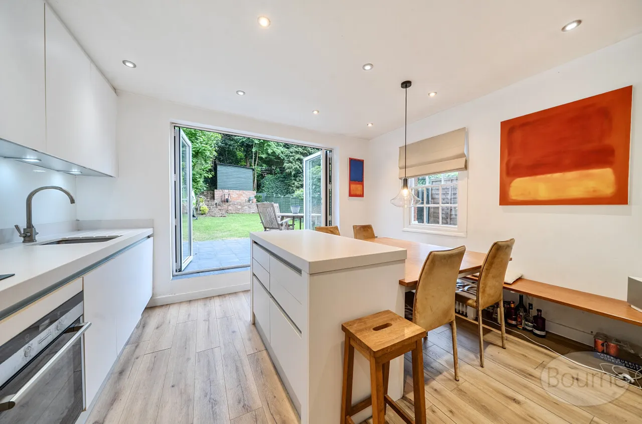 Bridge Square, Farnham, GU9, photo 4