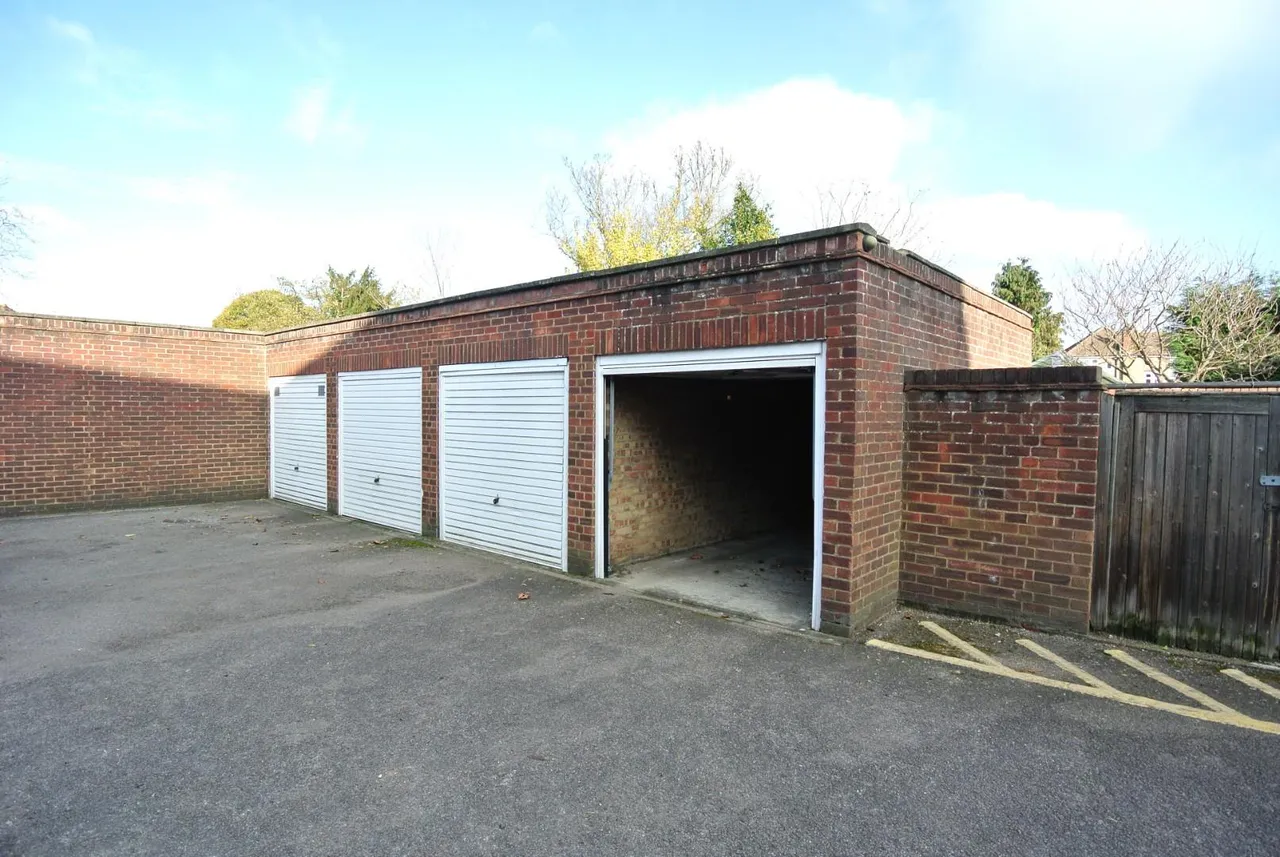 Fordbridge Court, Fordbridge Road, Ashford, Surrey, TW15 3SA, photo 12
