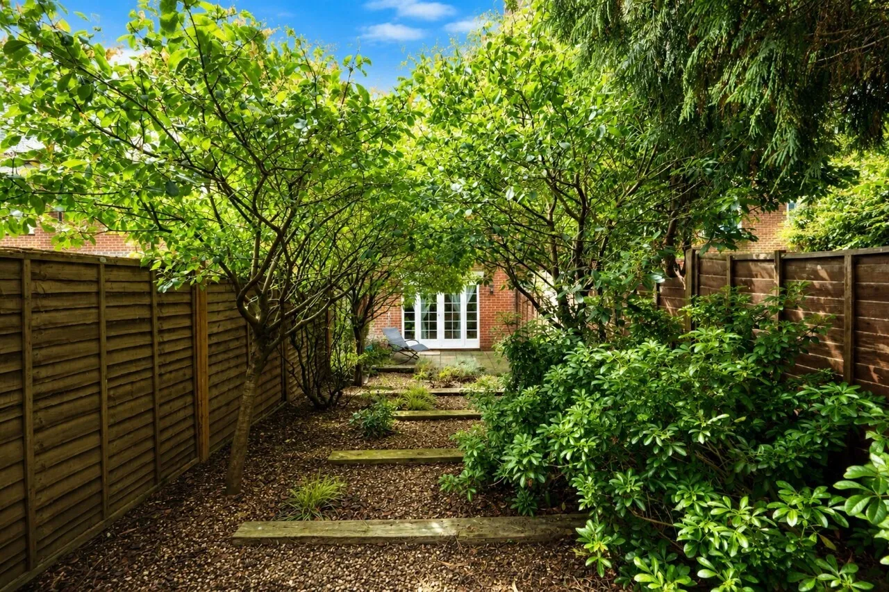 Beningfield Drive, London Colney, AL2, photo 18