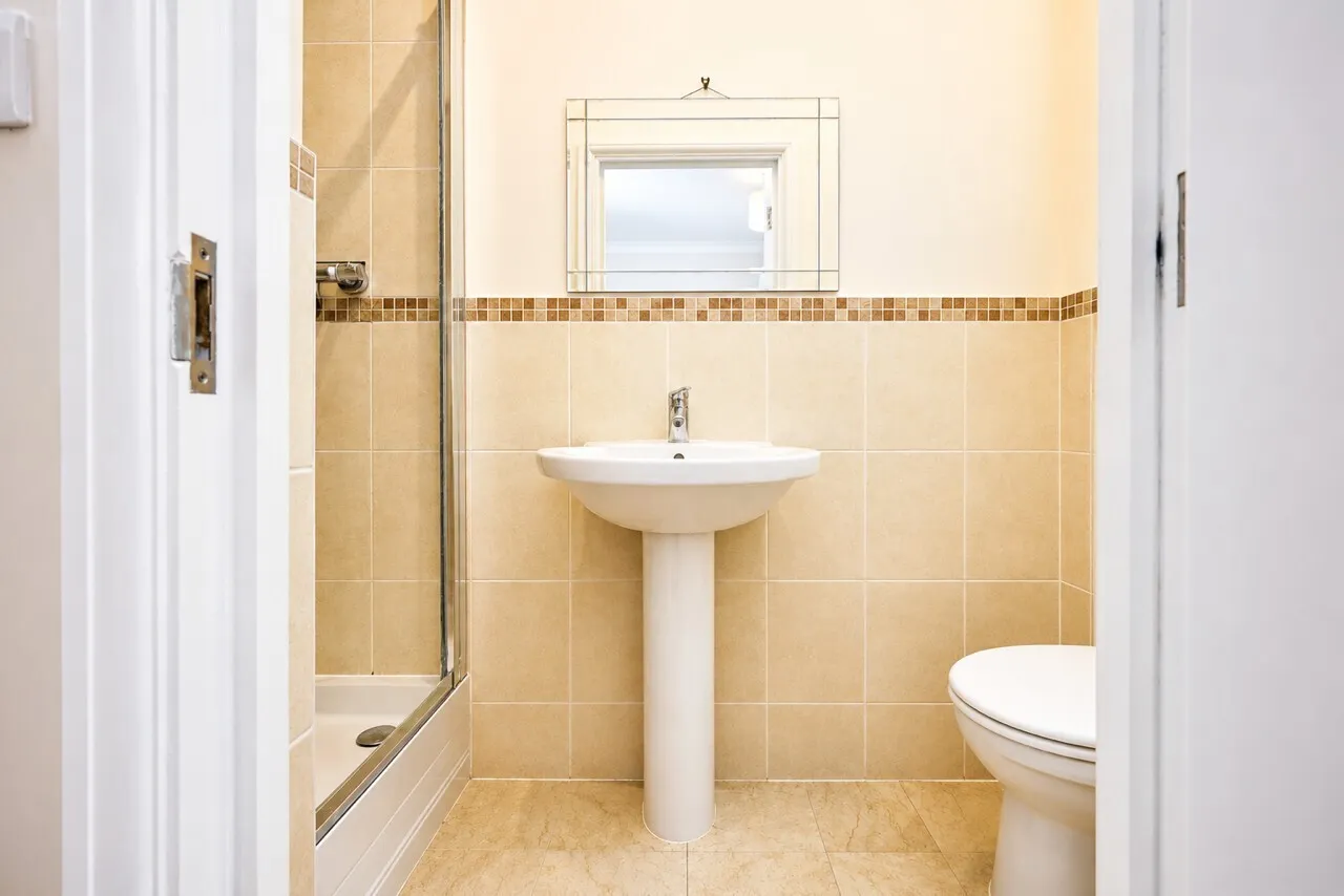 Beningfield Drive, London Colney, AL2, photo 13