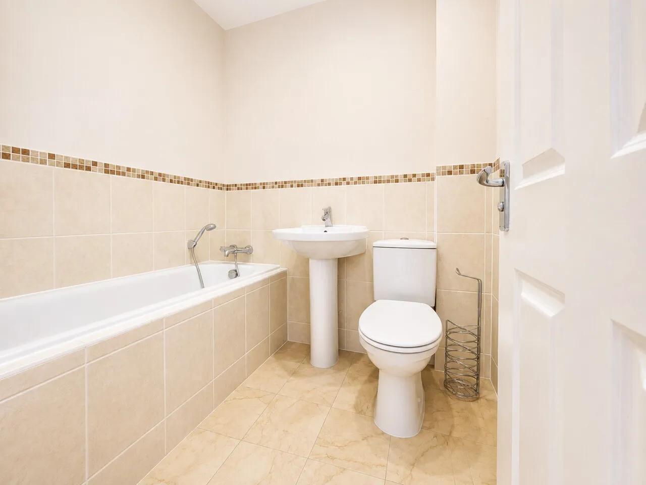 Beningfield Drive, London Colney, AL2, photo 16