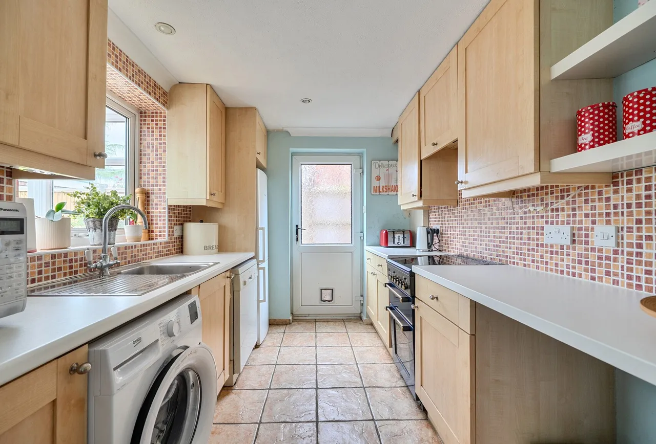 Sangers Drive, Horley, RH6 8AL, photo 16
