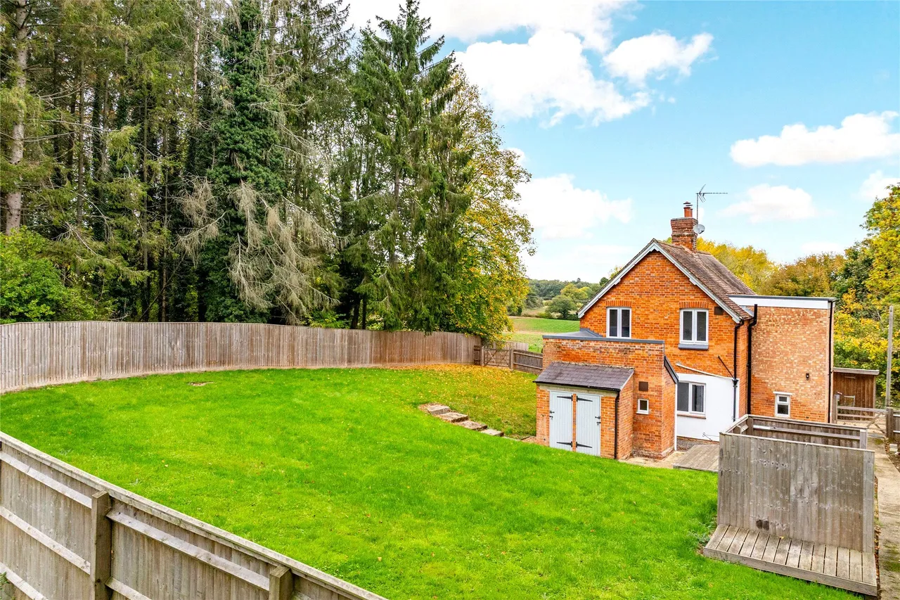 Back Drive Cottages, Lillingstone Dayrell, MK18, photo 13
