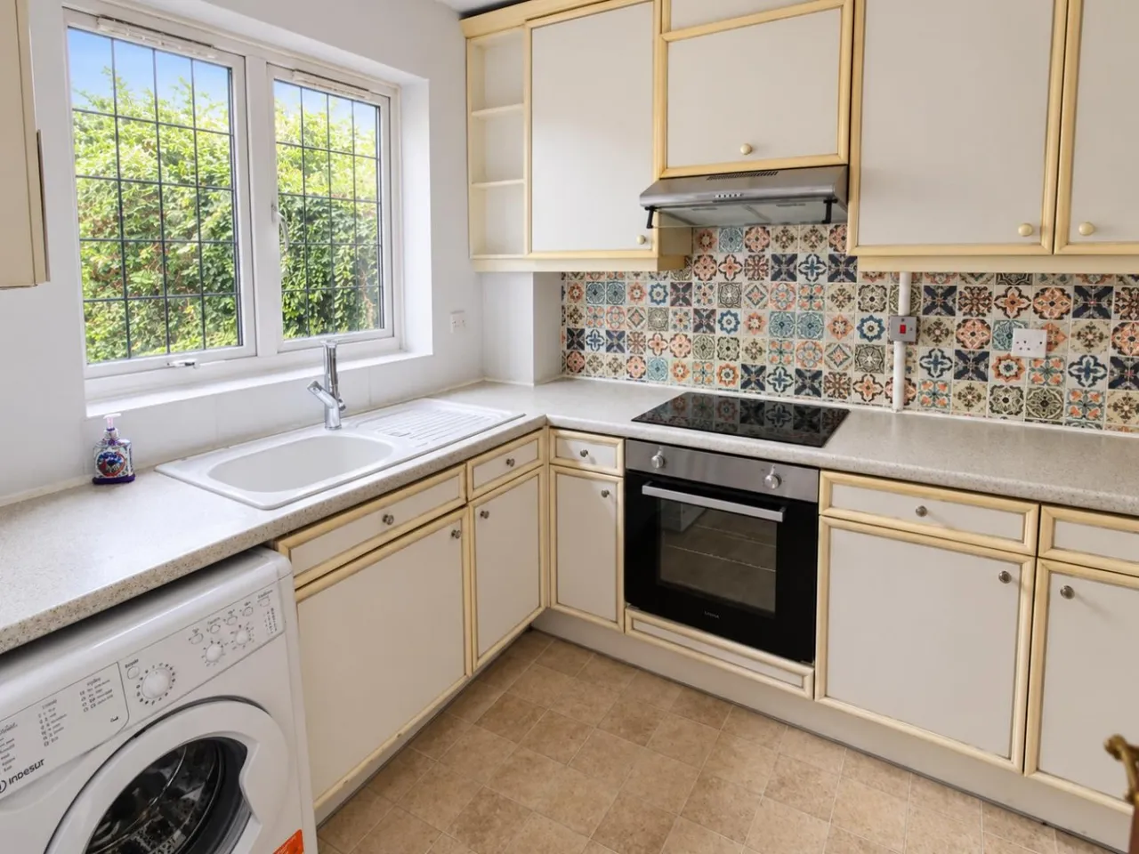 Myrtle Close, photo 4