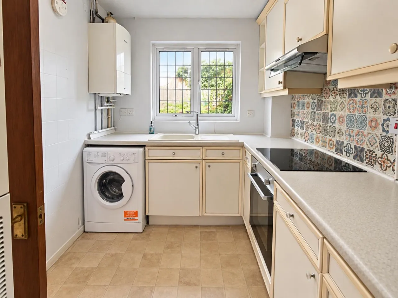 Myrtle Close, photo 5