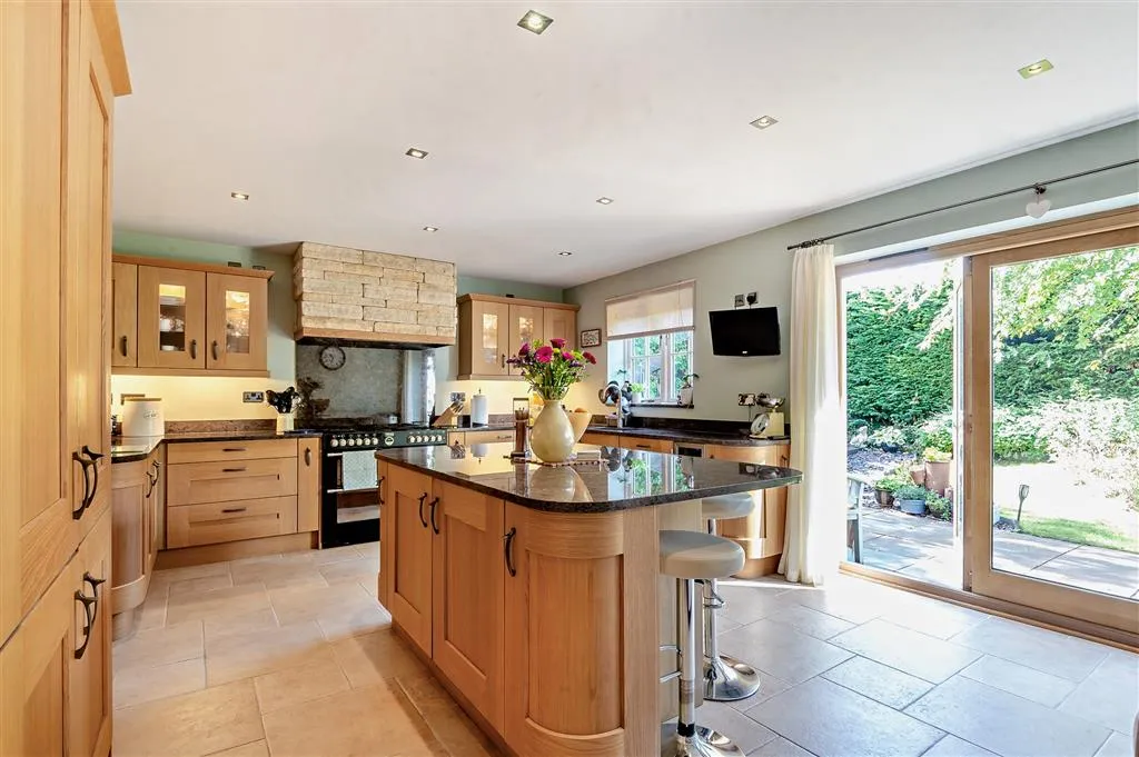 Martins Way, Orton Waterville, PE2, photo 3