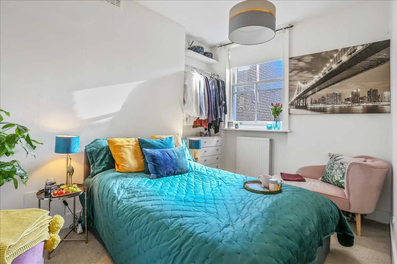 Alexander Road, London, photo 8