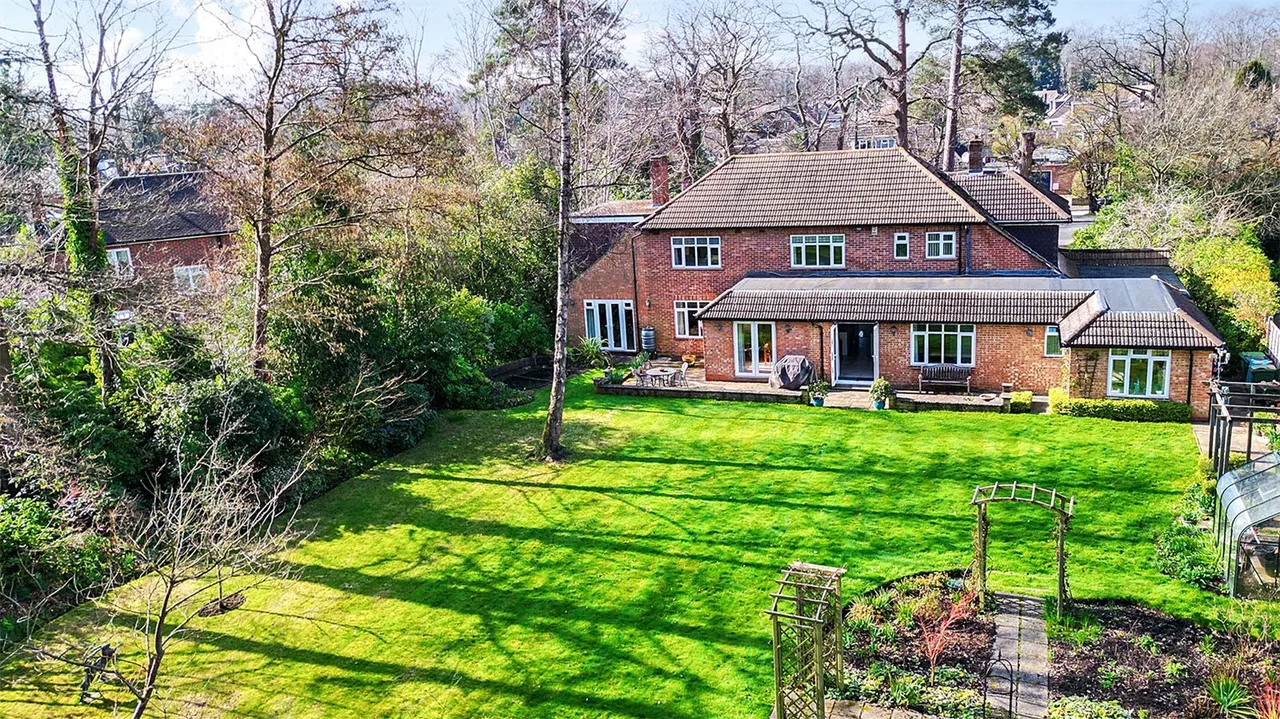 4 bed house for sale — Vale Road, Ash Vale, Guildford, Surrey, GU12 5LW