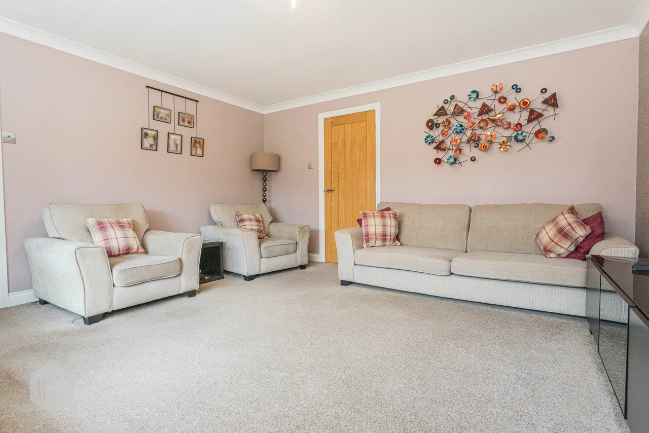 Radbourne Grove, Bolton, BL3 4TD, photo 2