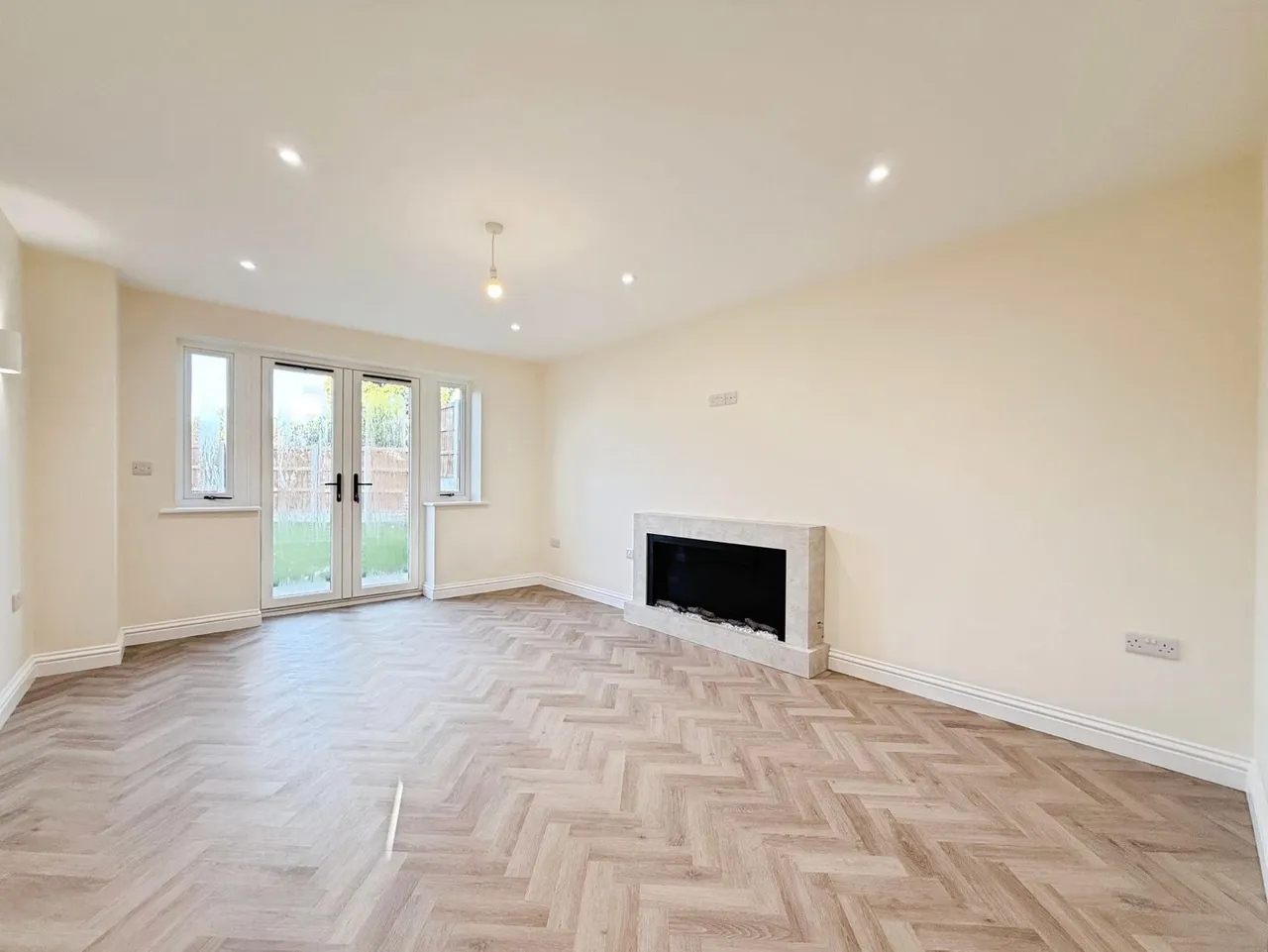 King Street, Dawley, TF4, photo 7