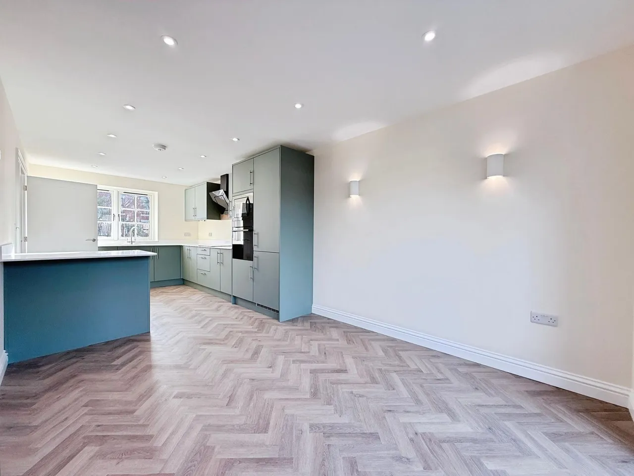 King Street, Dawley, TF4, photo 8
