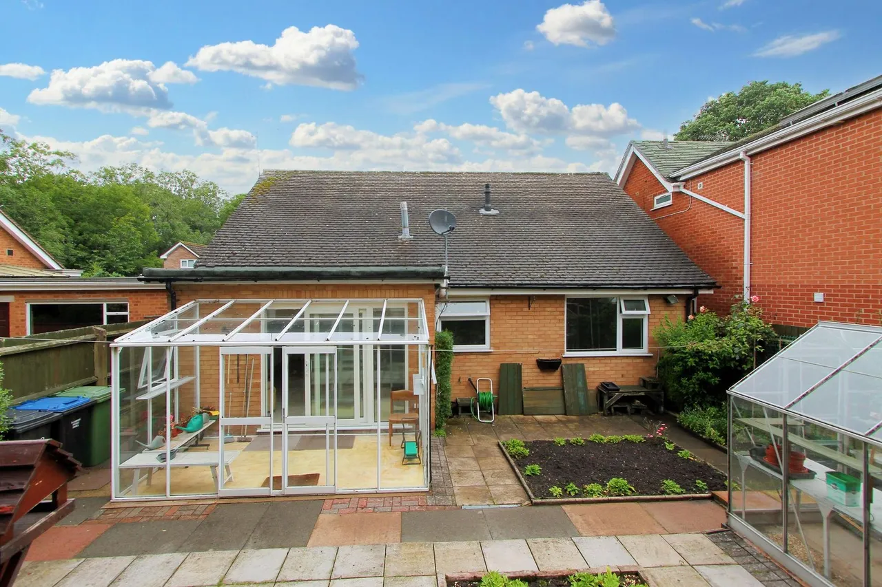 Angus Close, Thurnby, LE7, photo 20