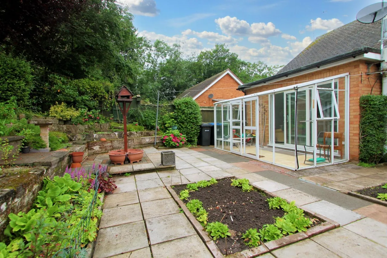 Angus Close, Thurnby, LE7, photo 4