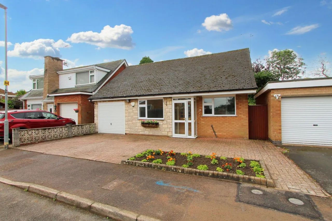 2 bed house for sale, Angus Close, Thurnby, LE7