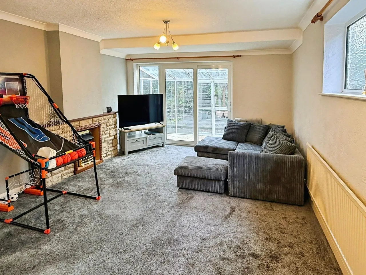 Angus Close, Thurnby, LE7, photo 8