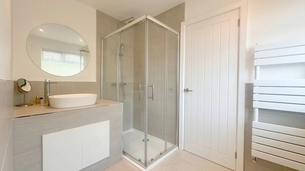 Lindisfarne Drive, Stockport, photo 24
