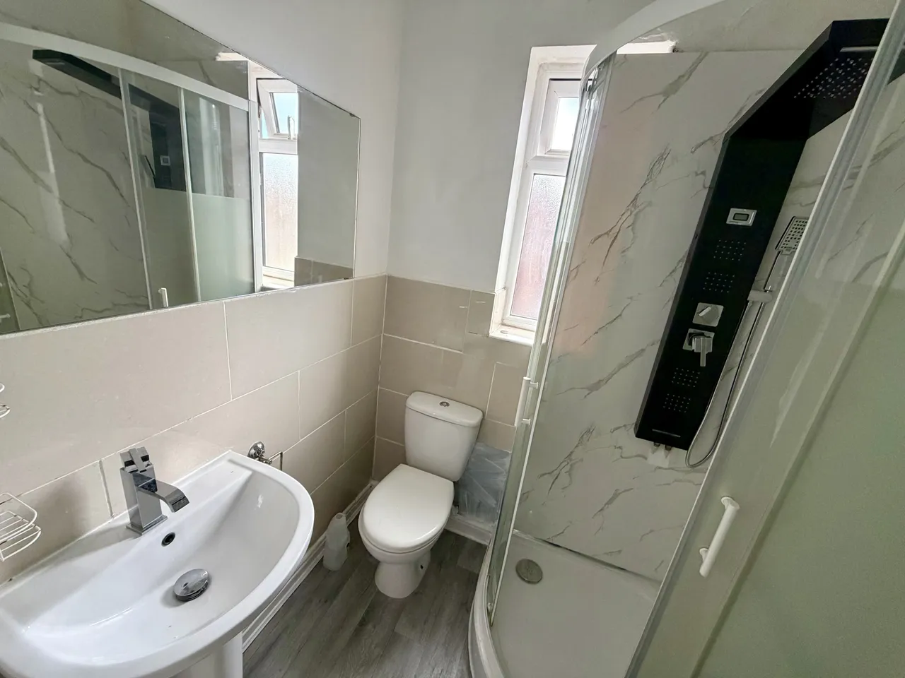 Rita Avenue, Moss Side M14, photo 9
