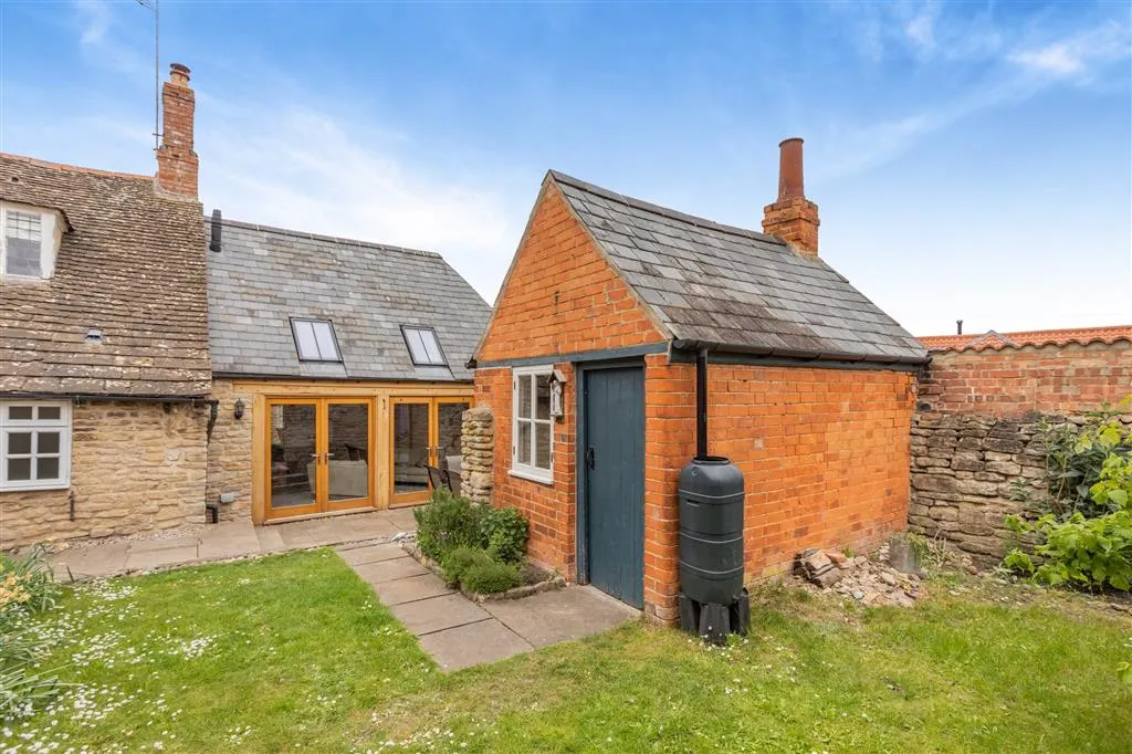 North Street, Oundle, PE8, photo 3