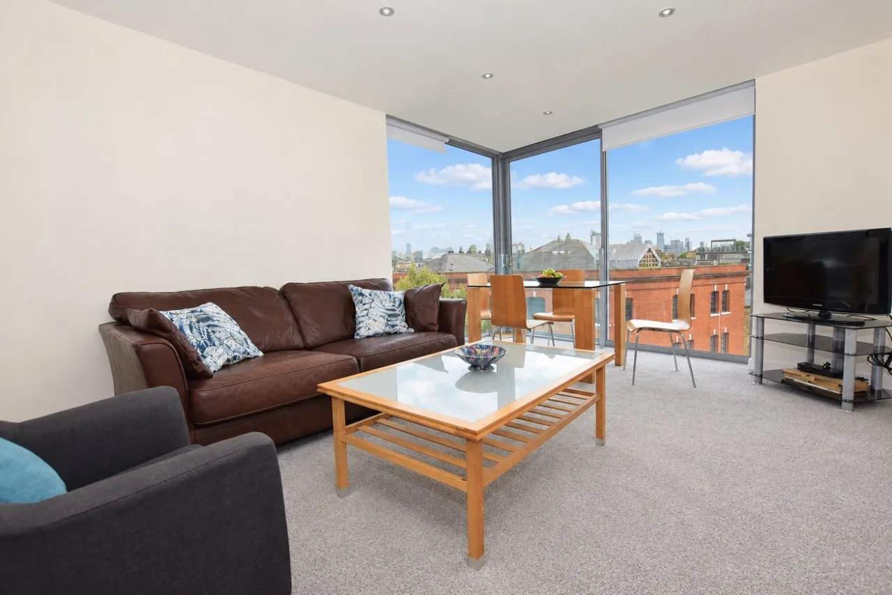 Tower Bridge Road, London, SE1, photo 2