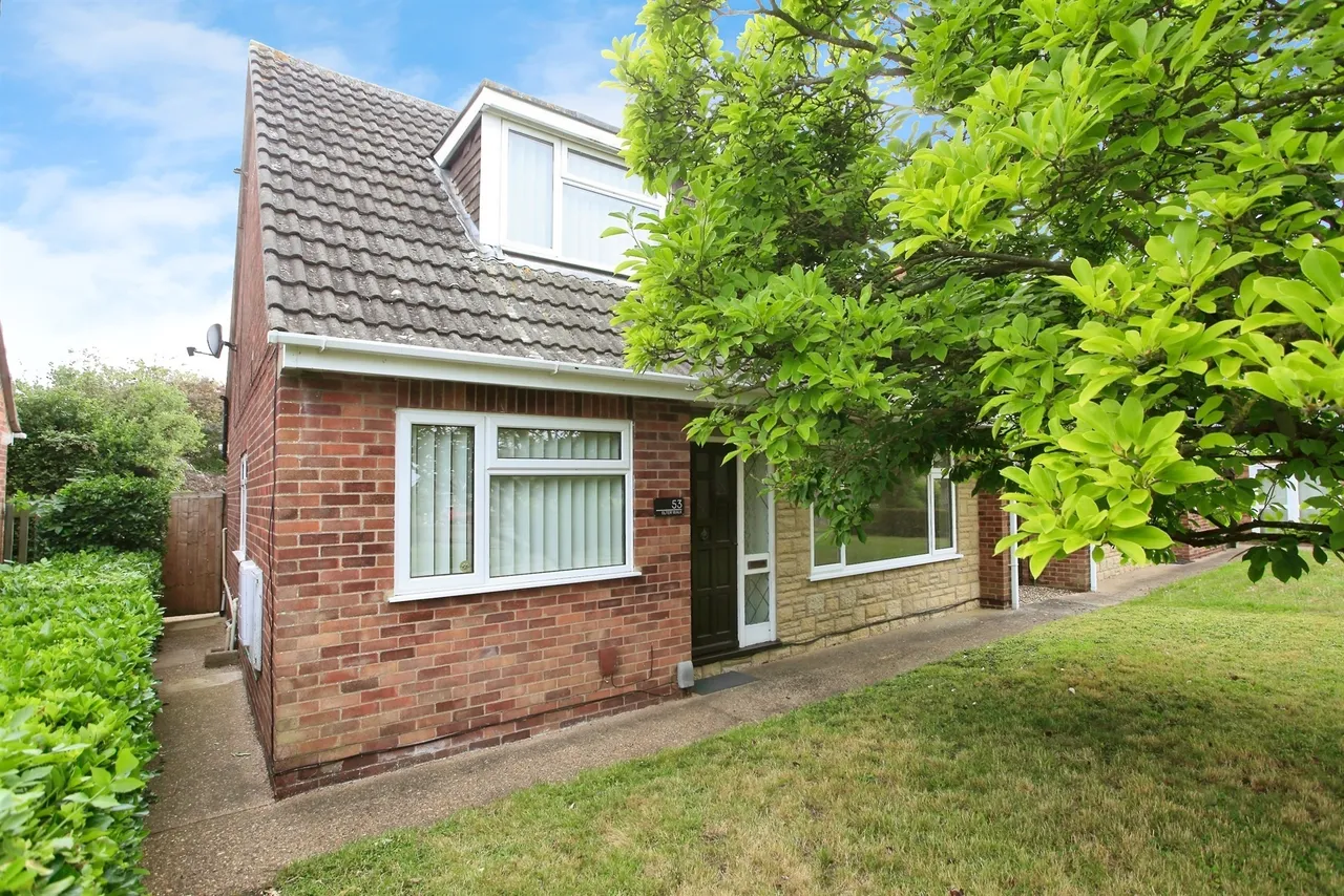 3 bed chalet for sale, Elter Walk, Peterborough, PE4