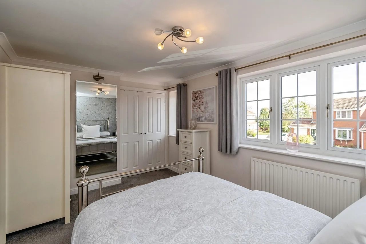 Oakwood Close, Essington, WV11, photo 11
