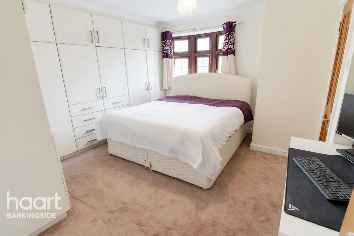 Crown Road, Barkingside, IG6, photo 5