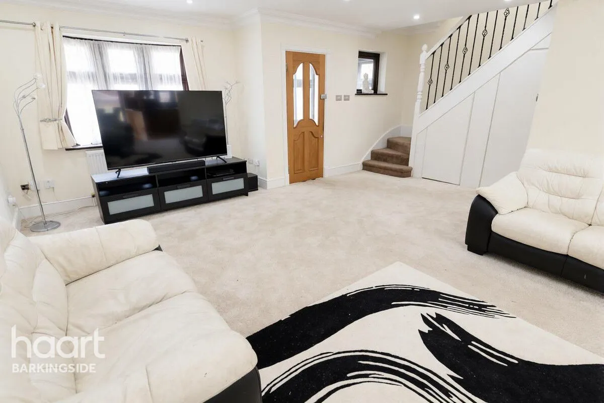 Crown Road, Barkingside, IG6, photo 8
