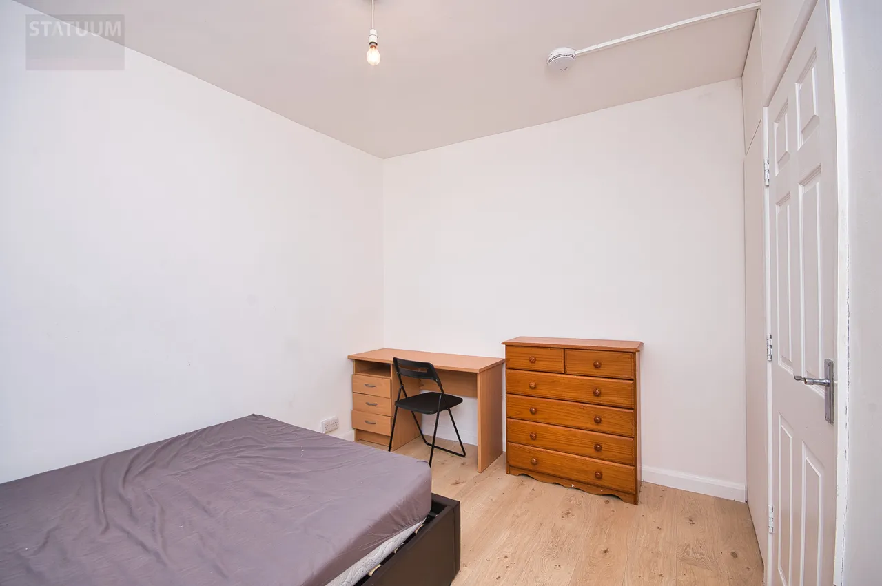 Wearmouth House, Mile End, E3, photo 9