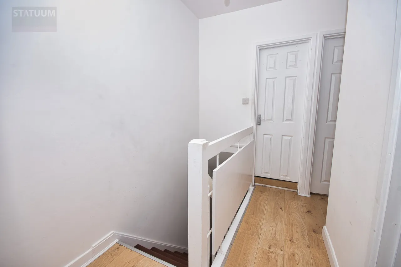 Wearmouth House, Mile End, E3, photo 6