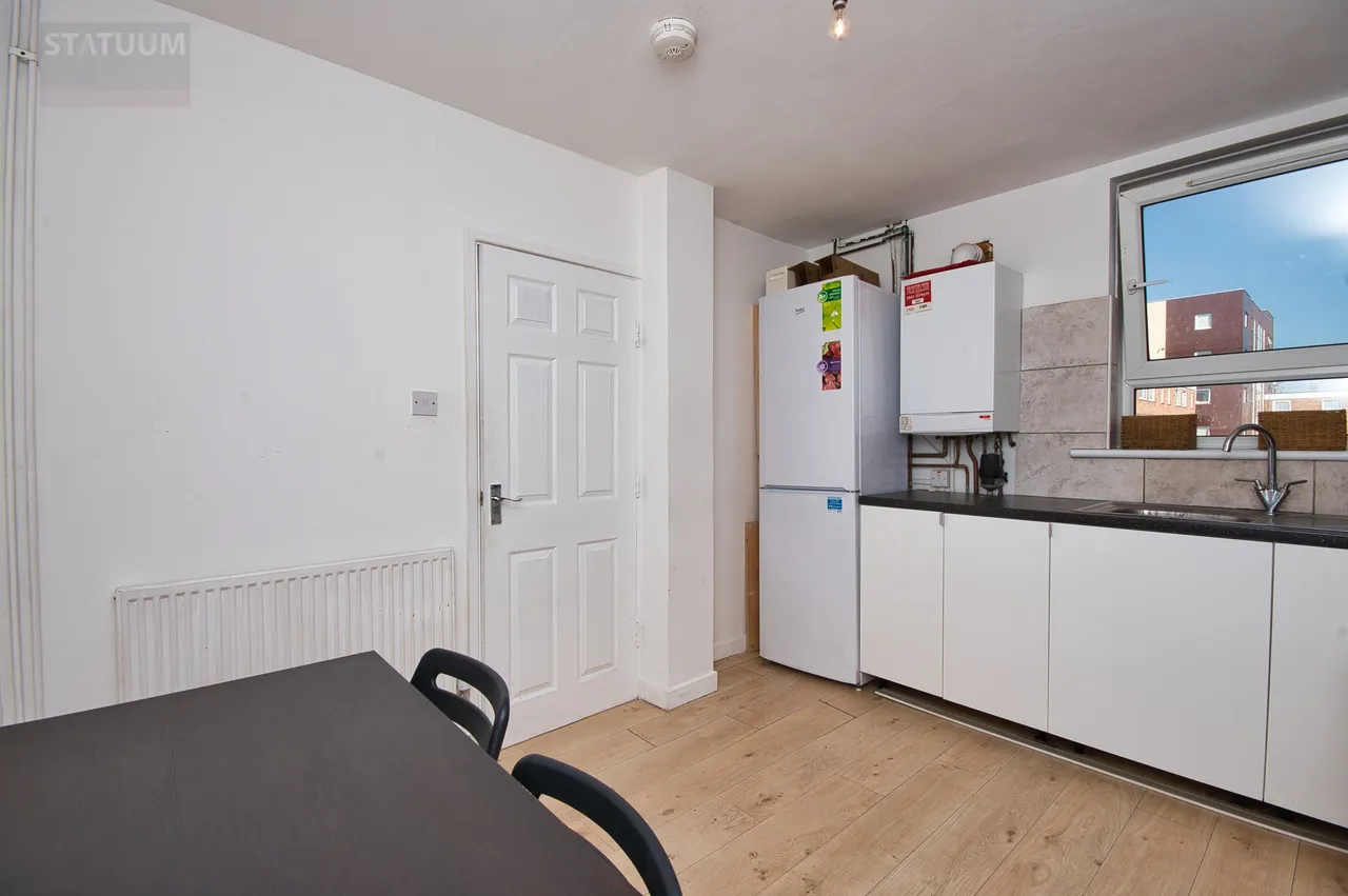 Wearmouth House, Mile End, E3, photo 5