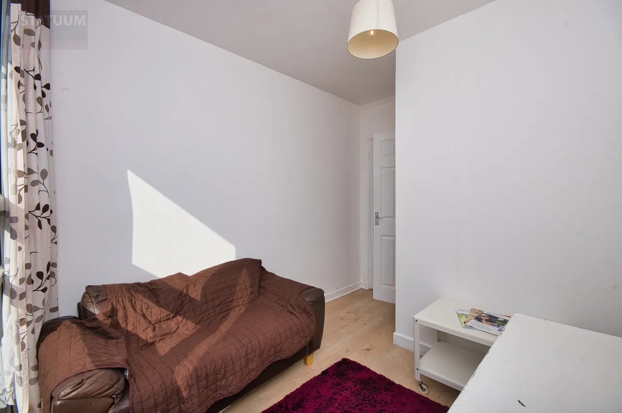 Wearmouth House, Mile End, E3, photo 13