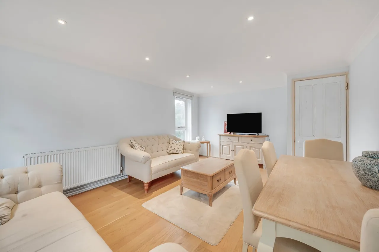 2 bed flat to rent, Edith Terrace, London, SW10