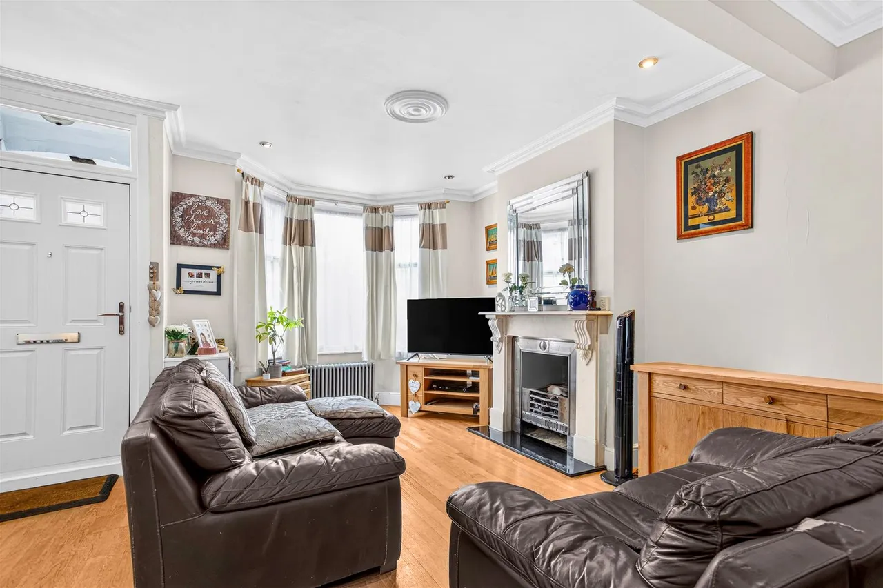 Alexandra Road, Uxbridge, UB8 2PQ, photo 2
