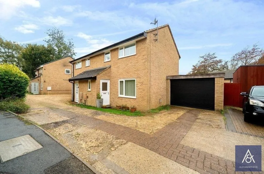 3 bed house for sale, Clarkes Way, Brackley, NN13
