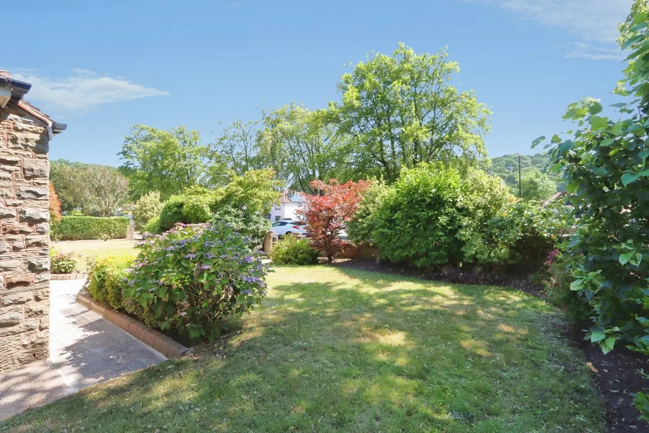 Abbey Lane, Sheffield, S8, photo 21