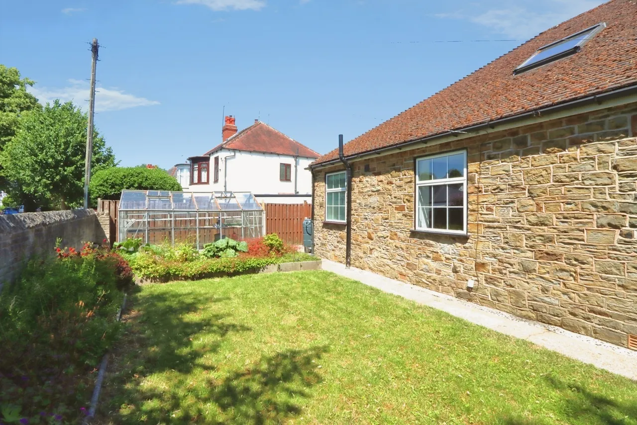 Abbey Lane, Sheffield, S8, photo 5