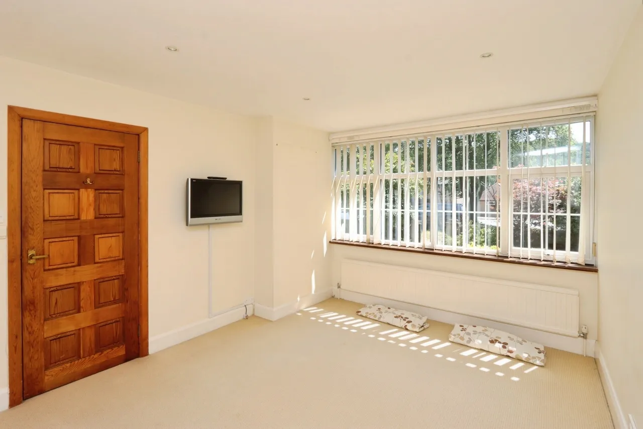 Abbey Lane, Sheffield, S8, photo 10