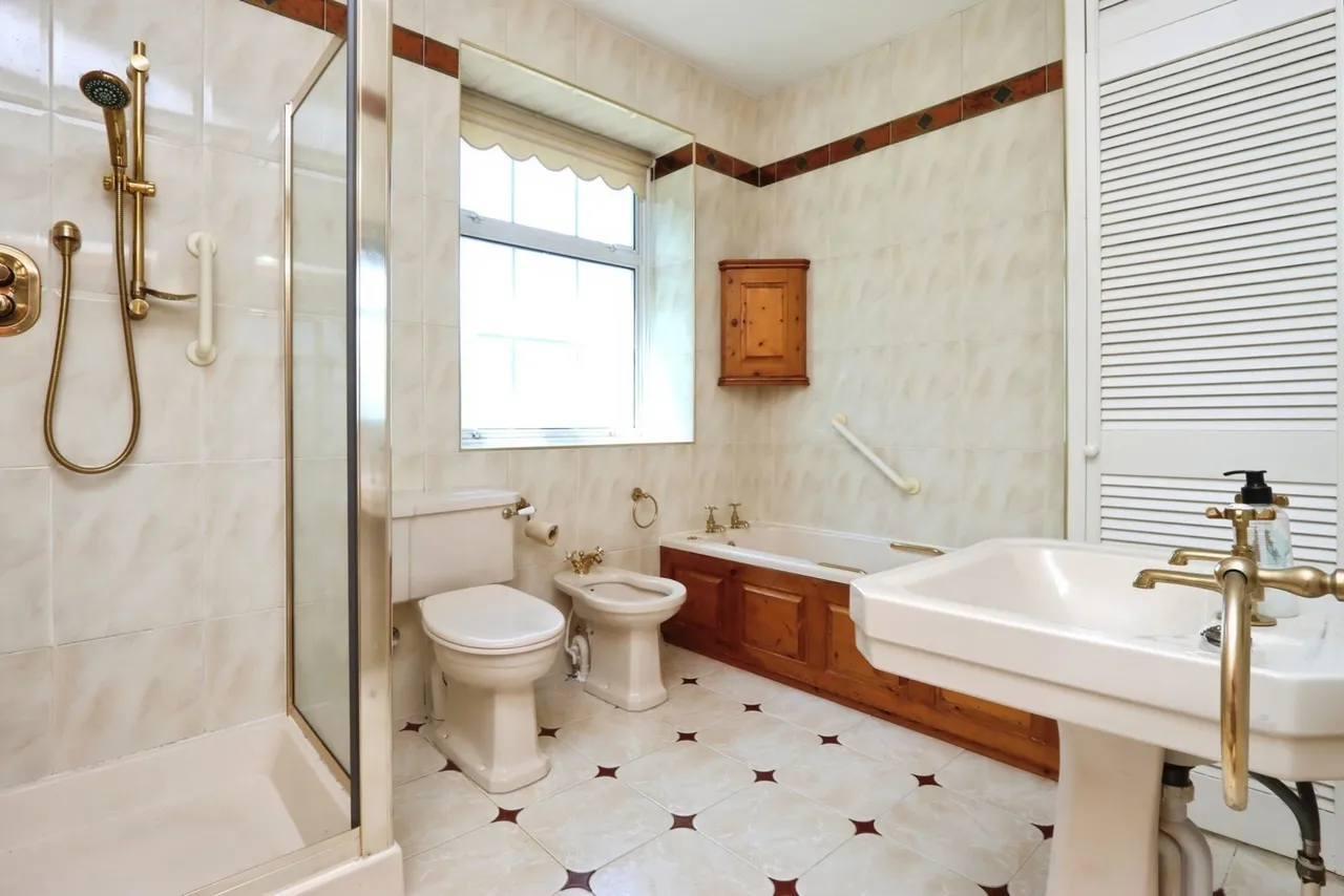 Abbey Lane, Sheffield, S8, photo 13