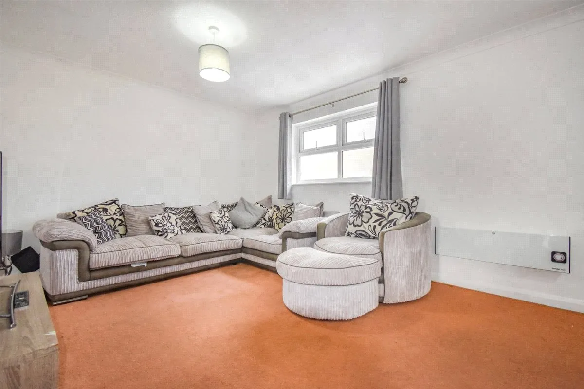 Gordon Road, Aldershot, Hampshire, GU11 1LE, photo 5