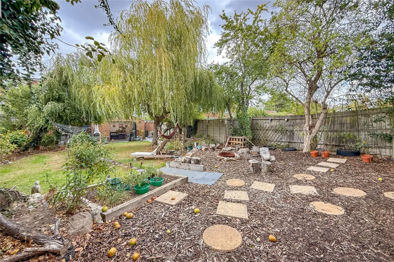 St. Vincent Drive, St. Albans, Hertfordshire, AL1 5SJ, photo 12