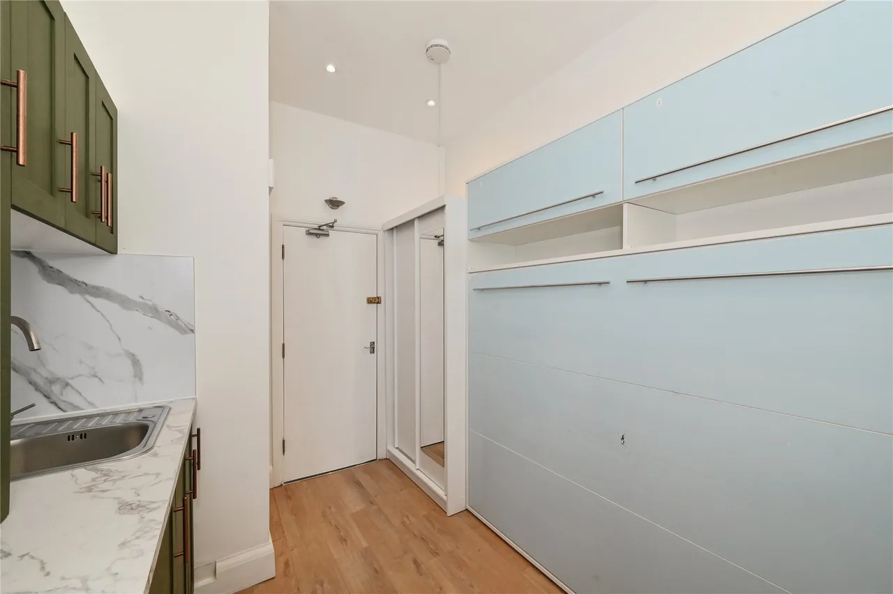 Etchingham Park Road, London, N3, photo 4