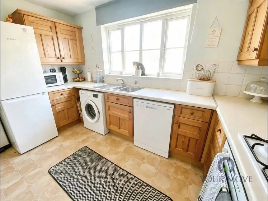 Moonfleet Close, Kemsley, Kent, ME10, photo 8