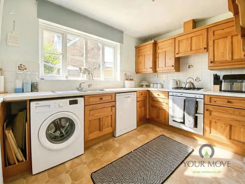 Moonfleet Close, Kemsley, Kent, ME10, photo 9