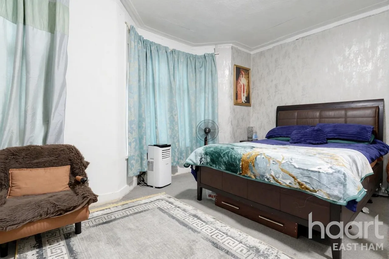 Sheridan Road, London, E12, photo 9