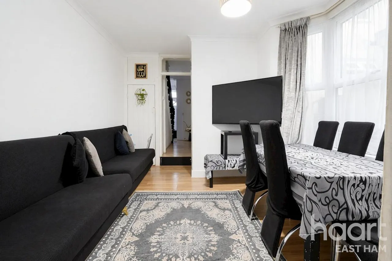 Sheridan Road, London, E12, photo 4