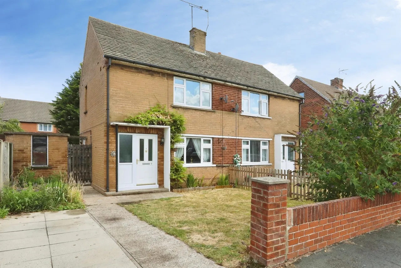 2 bed house for sale — Queens Crescent, Bawtry, DONCASTER