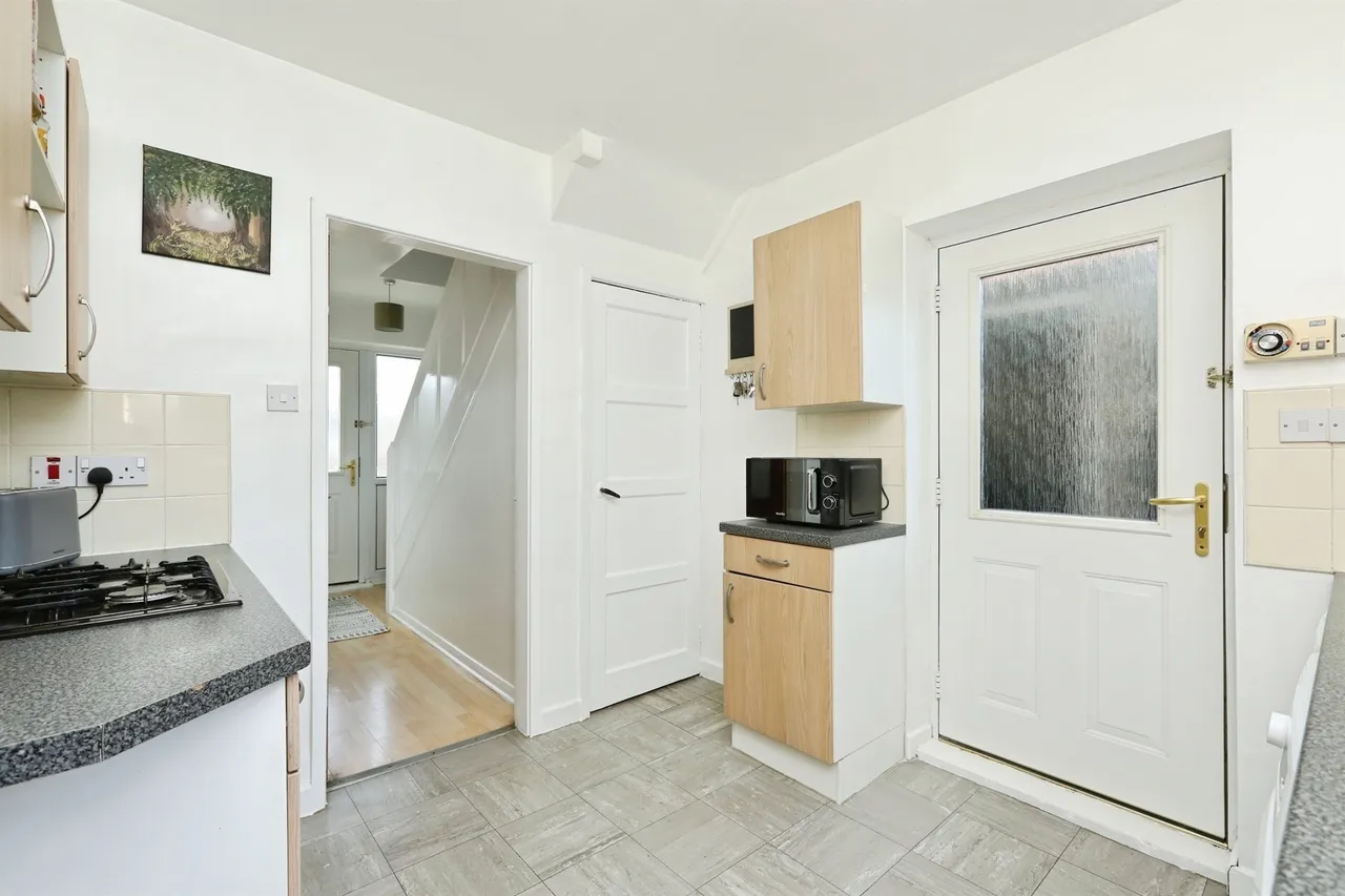 Queens Crescent, Bawtry, DONCASTER, photo 5