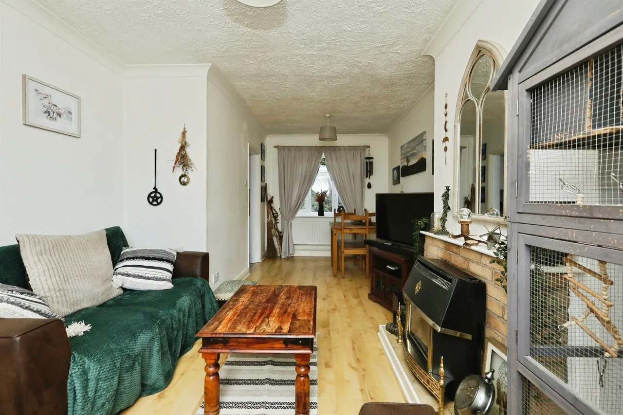 Queens Crescent, Bawtry, DONCASTER, photo 11